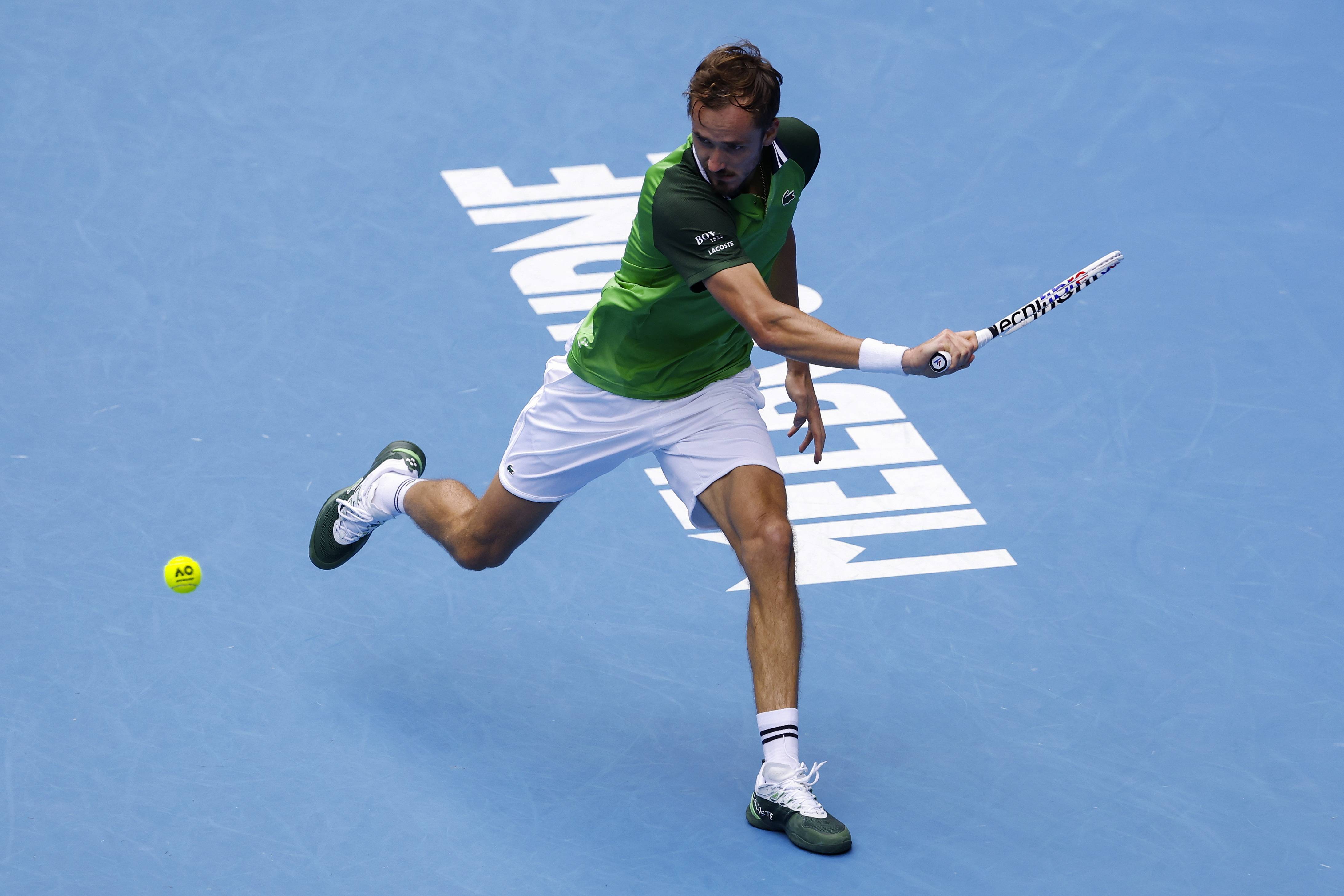 澳网翻盘拉沃尔杯，梅德韦杰夫扛起全队