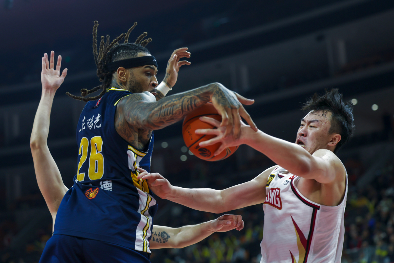 猛龙逆转广东队，莫兰特状态火热