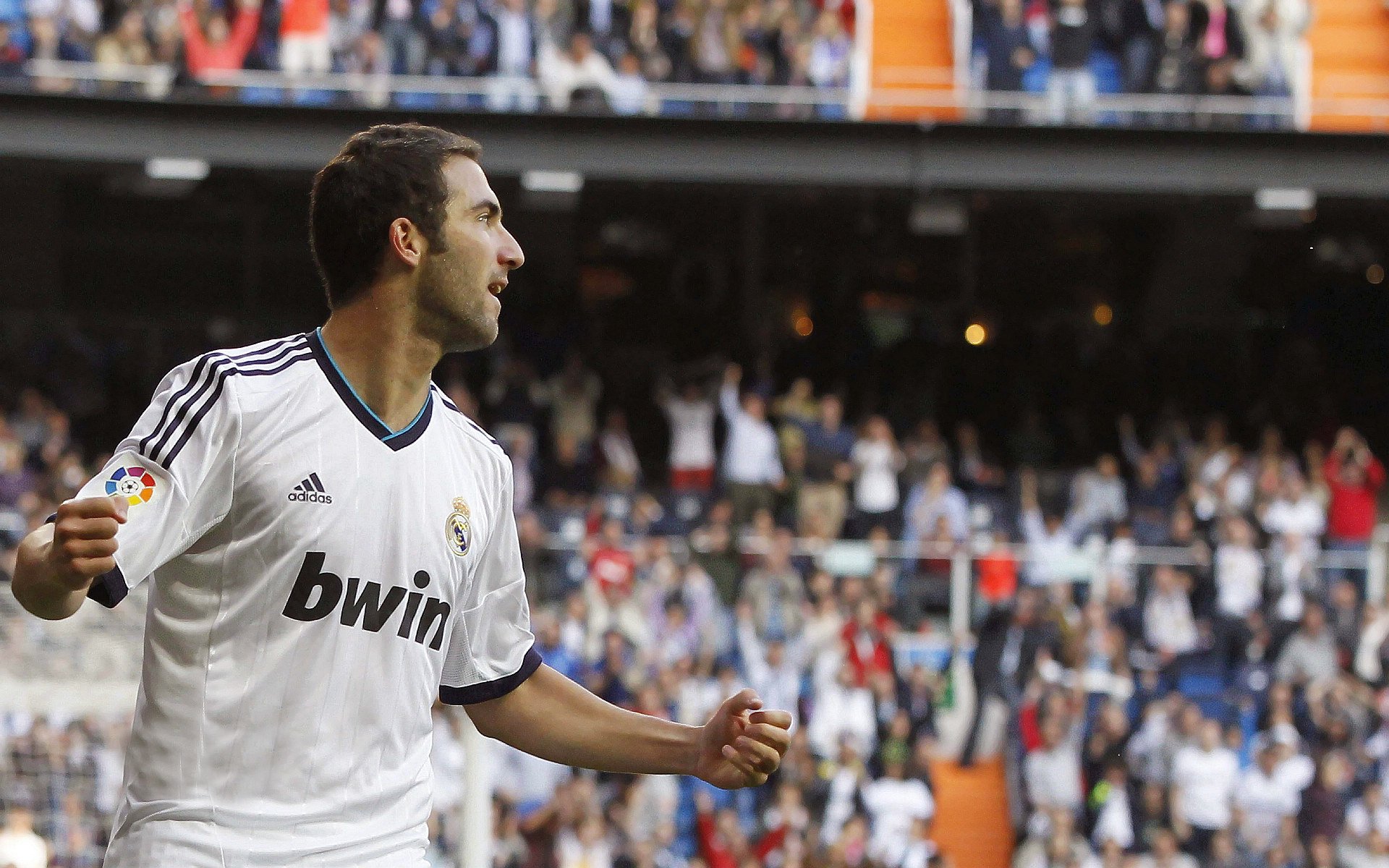 冰与火的交响，佩德里一球定乾坤，足球如何缝合世界裂痕